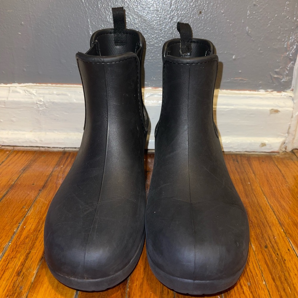 Crocs Freesail Chelsea Black Boots Pull On Waterproof Rain 204630 Women's Size 7